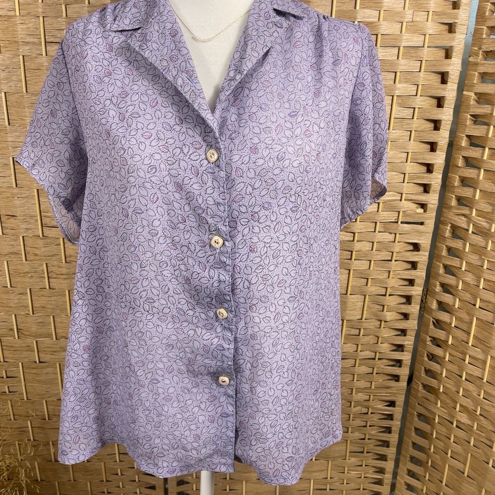 Vintage Lavender Leaf Patterned Short-Sleeve Semi Sheer Button Front Top